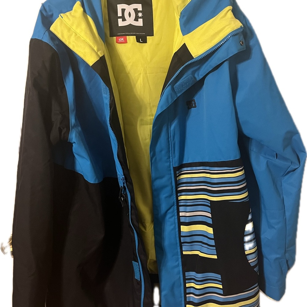 DC Snowboarding/Skiing jacket Size L